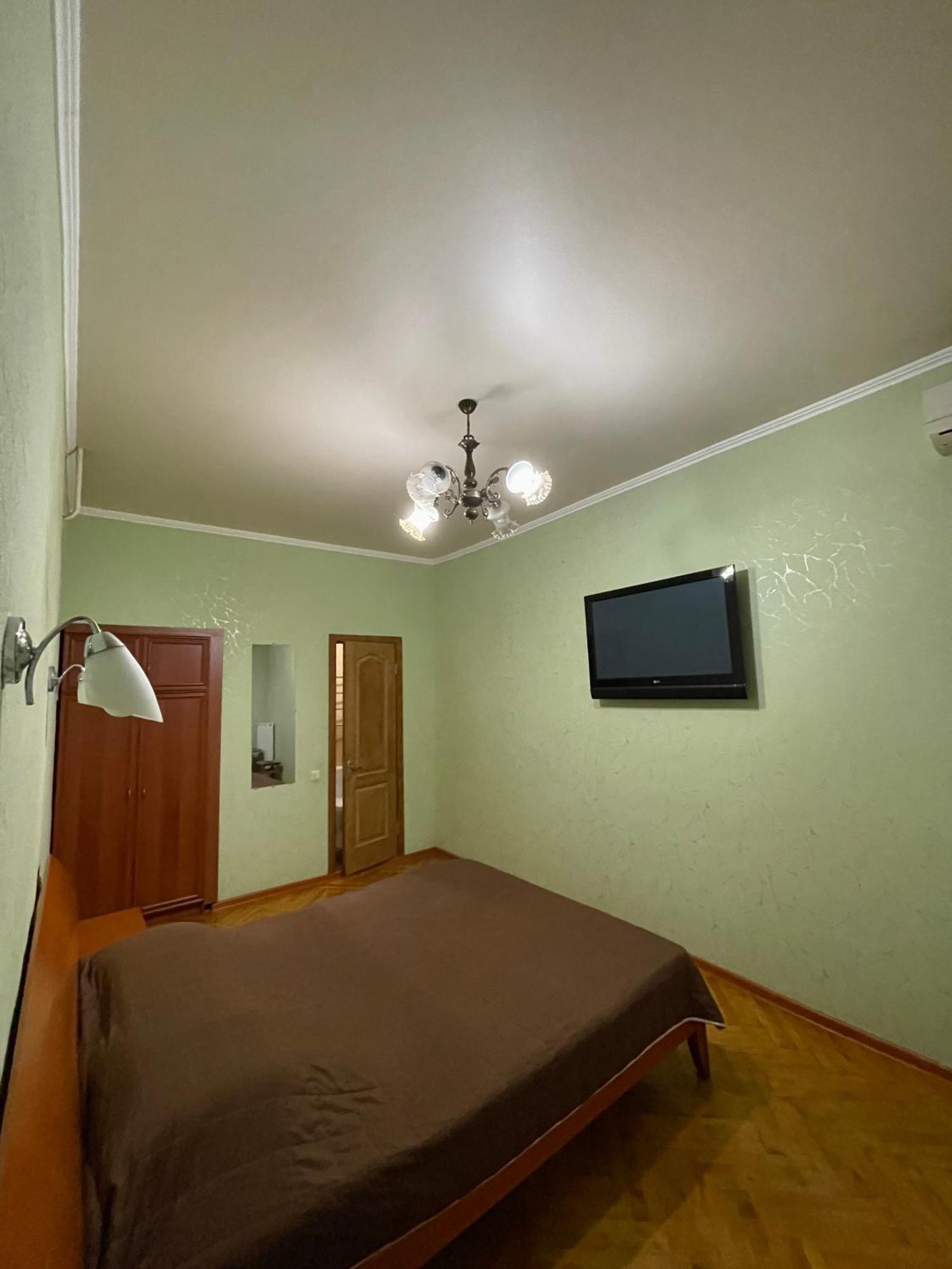 Затишні Номери В Самому Центрі Одеси Odessa Exterior foto
